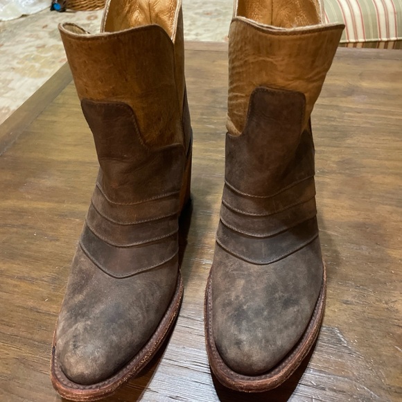 Corral Women's Boots Circle G by Corral Distressed Chocolate Ankle Boots 7.5 - Picture 2 of 9